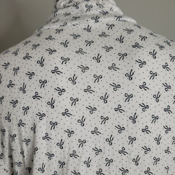 Loft Medium top bow graphic design holiday festive turtleneck stretch longsleeve - Picture 3 of 8